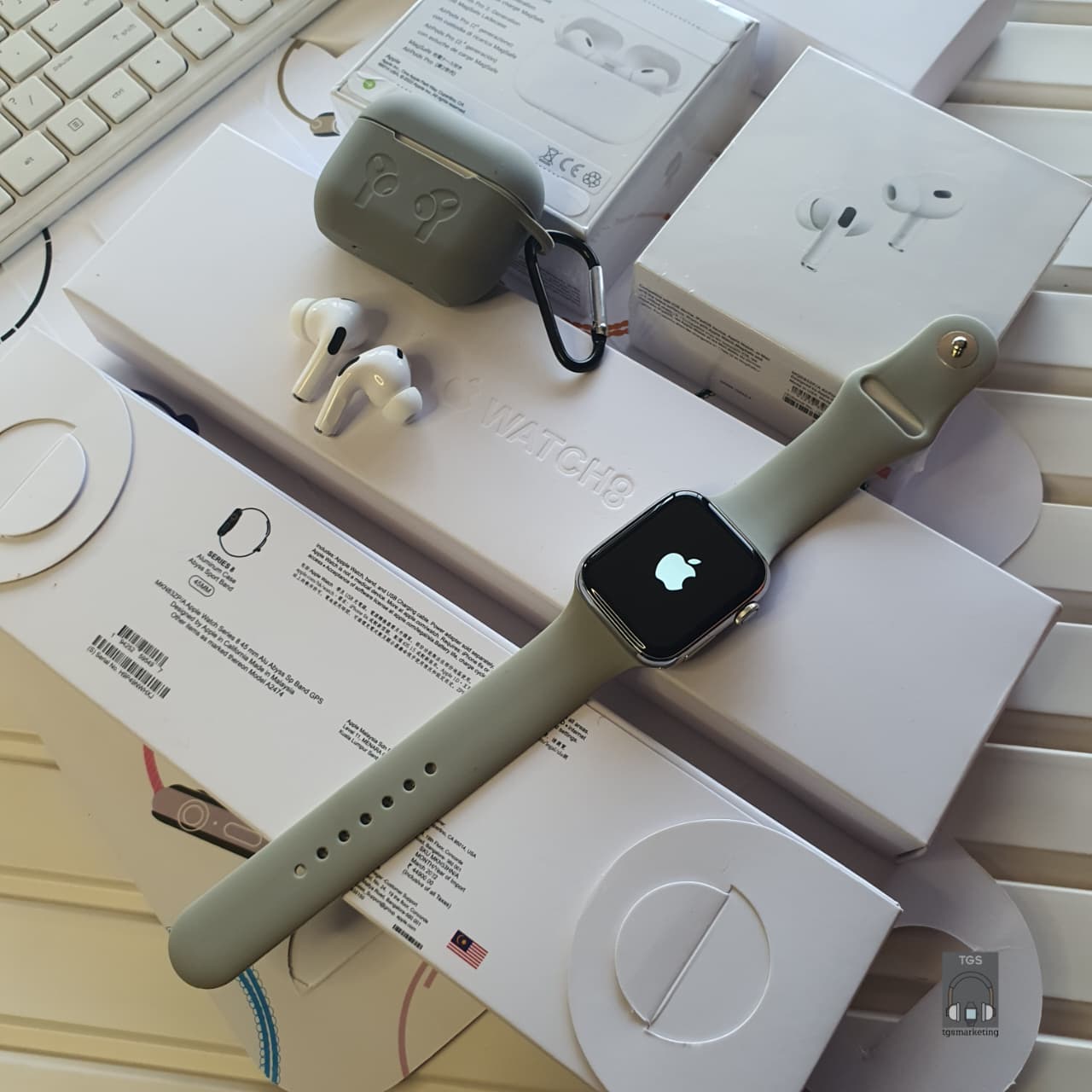 Apple Premium Combo